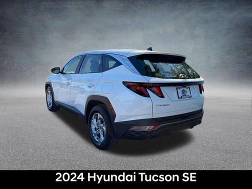 White Pearl 2024 Hyundai TUCSON SE