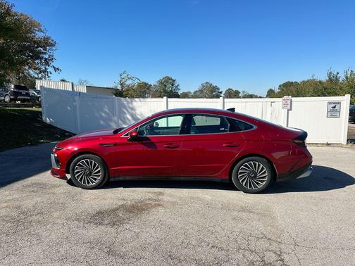 2024 Hyundai SONATA Hybrid Limited