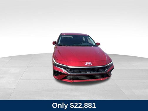 2025 Hyundai ELANTRA SE