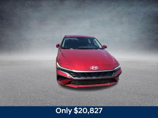 2025 Hyundai ELANTRA SE