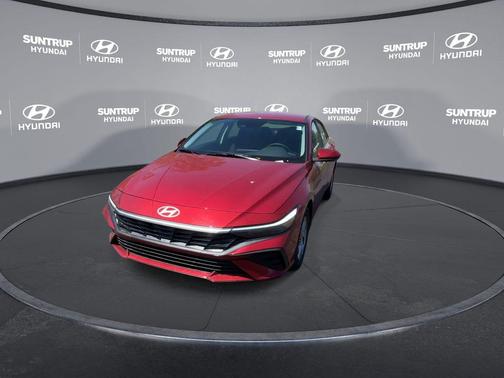 2025 Hyundai ELANTRA SE