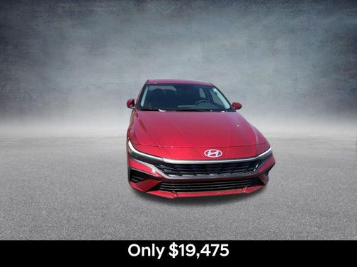 2025 Hyundai ELANTRA SE