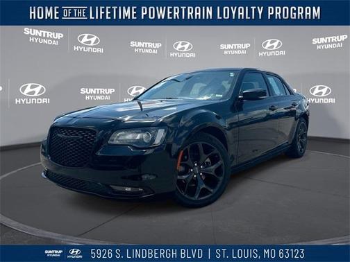 2022 Chrysler 300 S