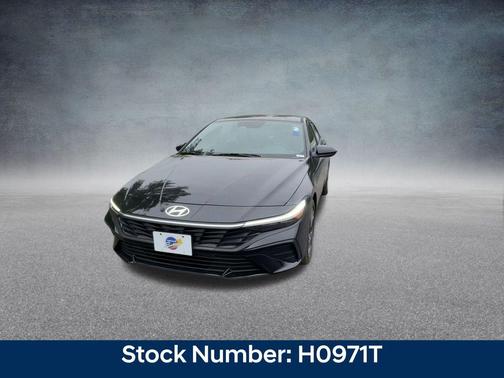 2025 Hyundai ELANTRA HEV SEL Sport