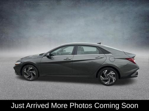 2025 Hyundai ELANTRA SEL