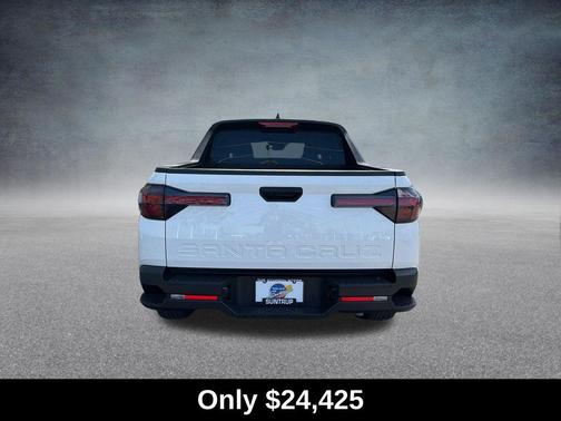 Atlas White 2025 Hyundai SANTA CRUZ SEL