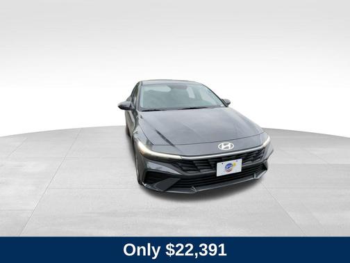 2025 Hyundai ELANTRA SE