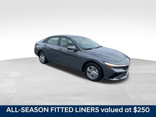 2025 Hyundai ELANTRA SE