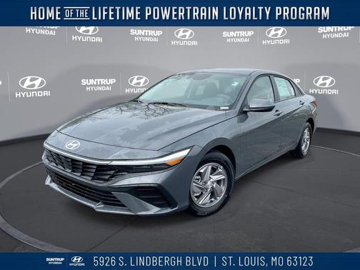 2025 Hyundai ELANTRA SE