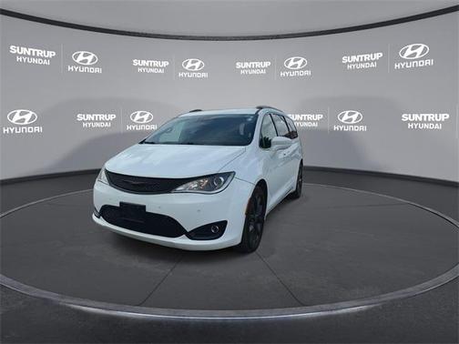 2020 Chrysler Pacifica Touring L