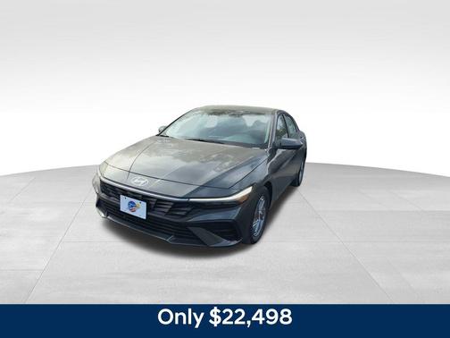 2025 Hyundai ELANTRA SE