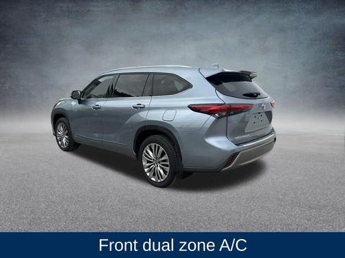 2023 Toyota Highlander Hybrid Platinum