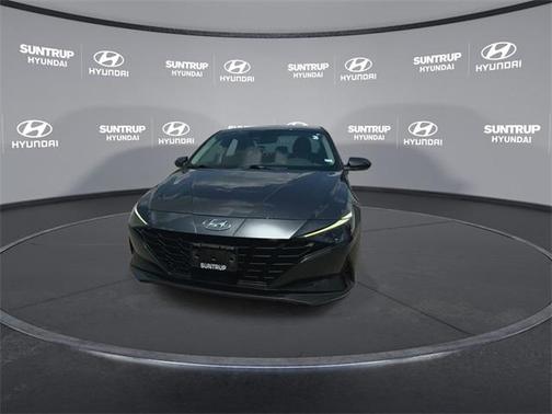 2021 Hyundai ELANTRA SE