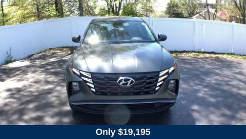 2022 Hyundai TUCSON SE