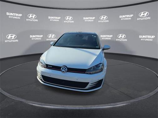 2016 Volkswagen Golf GTI 2.0T SE 4-Door