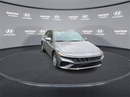2024 Hyundai ELANTRA SE