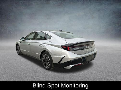 Aero Silver 2024 Hyundai SONATA Hybrid SE