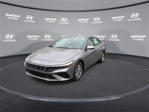 2024 Hyundai ELANTRA SE