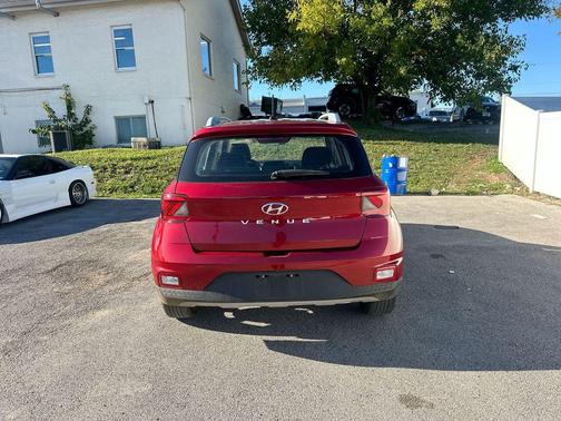 2024 Hyundai VENUE SEL