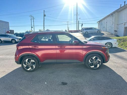 2024 Hyundai VENUE SEL