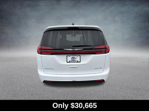 Bright White Clearcoat 2024 Chrysler Pacifica Limited