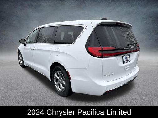 Bright White Clearcoat 2024 Chrysler Pacifica Limited