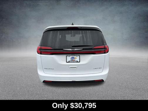 Bright White Clearcoat 2024 Chrysler Pacifica Limited
