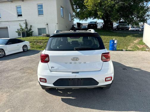 2022 Hyundai VENUE Limited