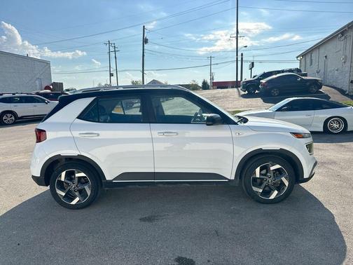 2022 Hyundai VENUE Limited