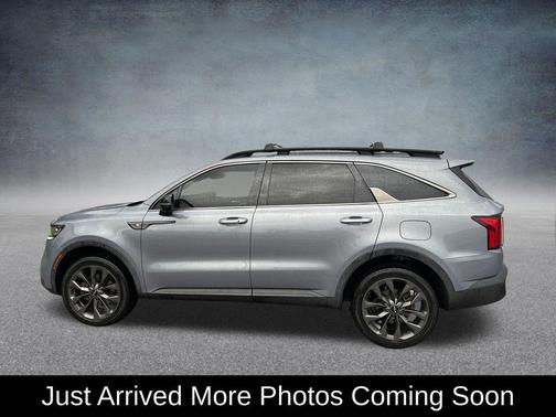 Everlasting Silver 2022 Kia Sorento SX