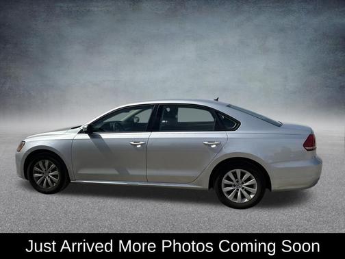 Tungsten Silver Metallic 2013 Volkswagen Passat 2.5 S