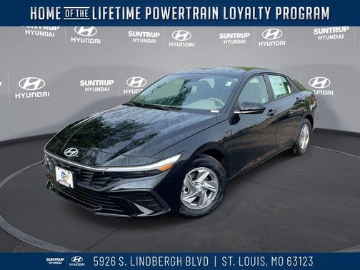 2025 Hyundai ELANTRA SE