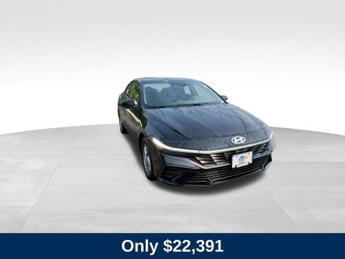 2025 Hyundai ELANTRA SE