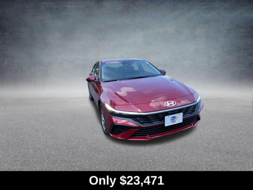 2025 Hyundai ELANTRA SE