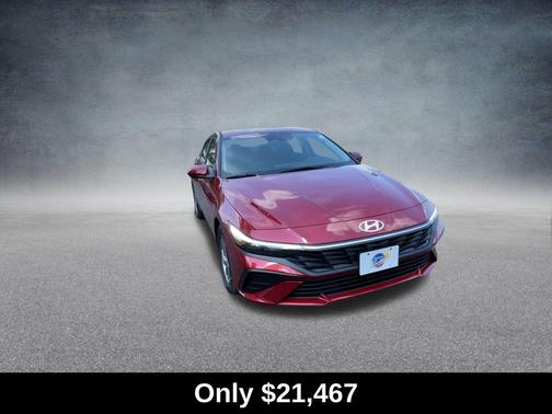 Ultimate Red 2025 Hyundai ELANTRA SE