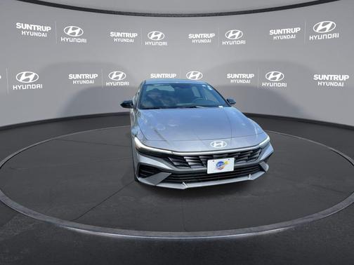 2025 Hyundai ELANTRA HEV SEL Sport