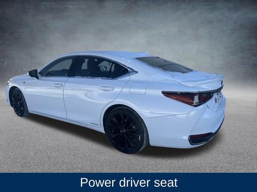 2022 Lexus ES 300h F SPORT