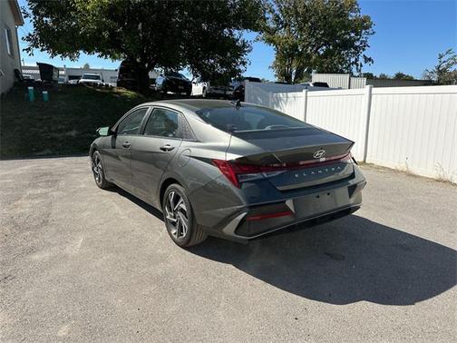 2025 Hyundai ELANTRA SEL