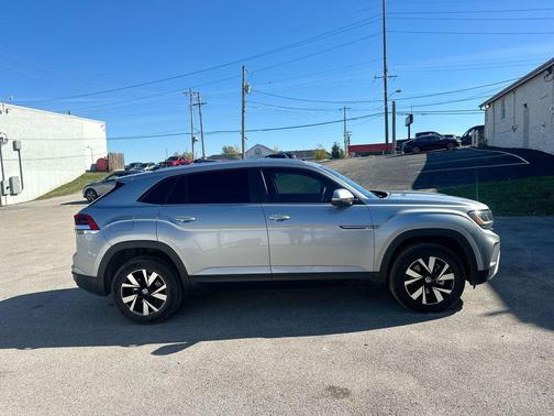 2023 Volkswagen Atlas Cross Sport 2.0T SE