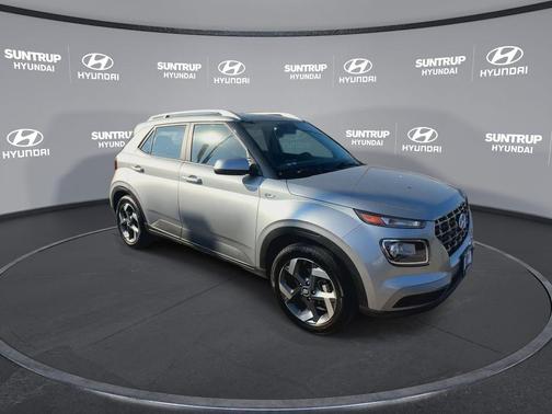 2024 Hyundai VENUE SEL