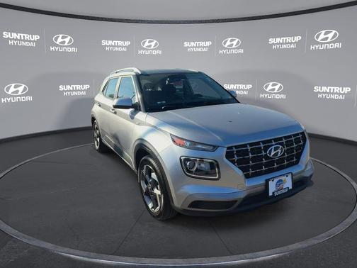 2024 Hyundai VENUE SEL