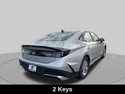 Aero Silver 2026 Hyundai SONATA SE