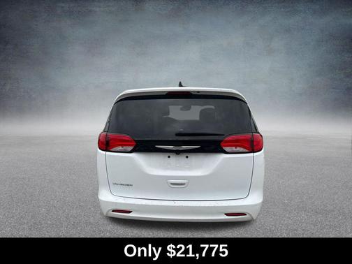 Bright White Clearcoat 2023 Chrysler Voyager LX