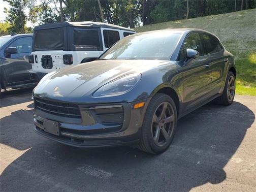 2022 Porsche Macan Base