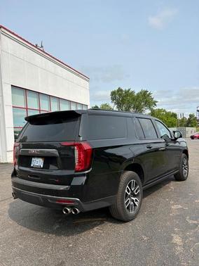 2023 GMC Yukon XL AT4