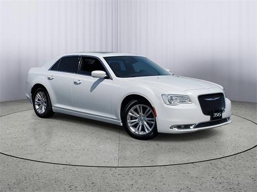 2017 Chrysler 300 Limited