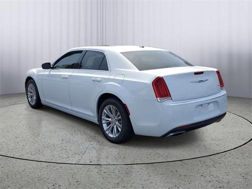 2017 Chrysler 300 Limited
