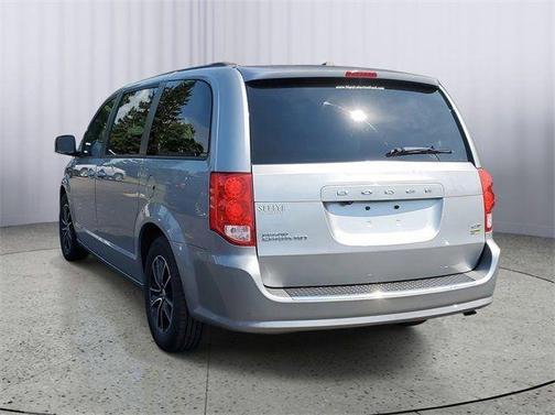Gray 2018 Dodge Grand Caravan GT