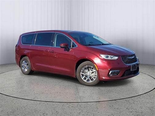 2023 Chrysler Pacifica Touring-L