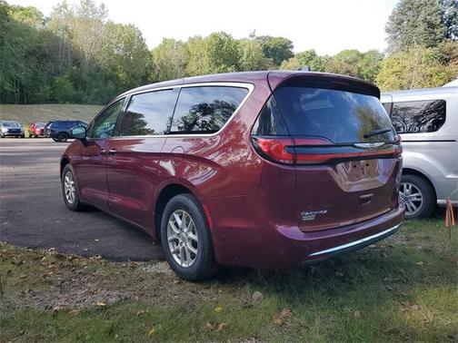 2023 Chrysler Pacifica Touring-L
